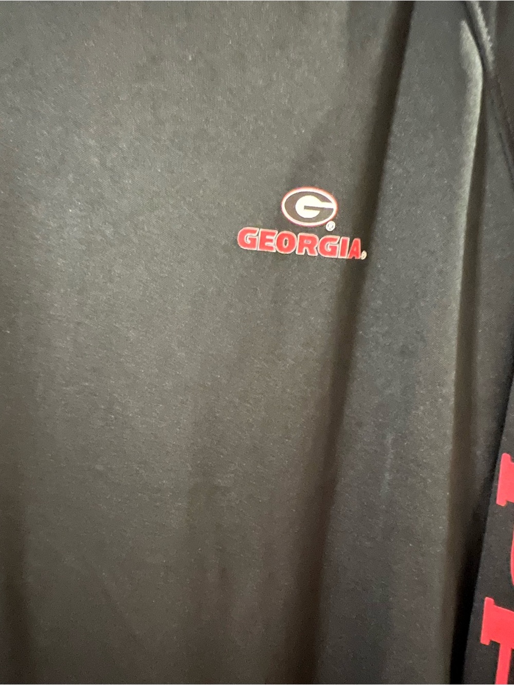 Unisex  Black Long-Sleeve Shirt with Red Logo of Georgia .Columbia brand .